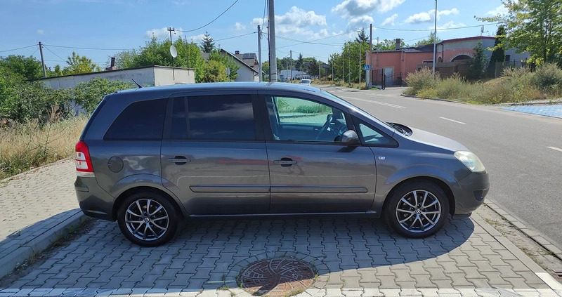 Opel Zafira cena 16500 przebieg: 259000, rok produkcji 2009 z Toruń małe 742